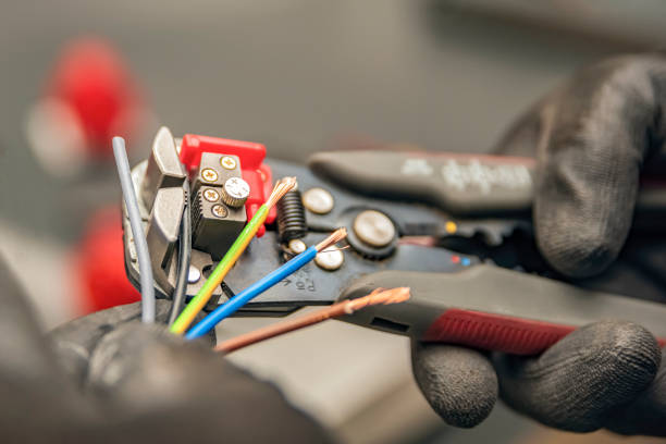 Best Electrician Near Me  in Walled Lake, MI