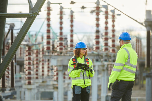 Best Emergency Electrician Near Me  in Walled Lake, MI